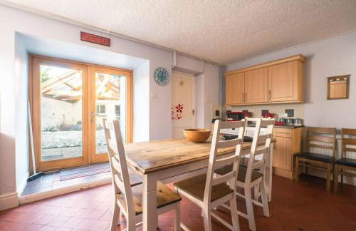 Cosy Welsh Cottage in St Davids Centre with Garden - Photo 11