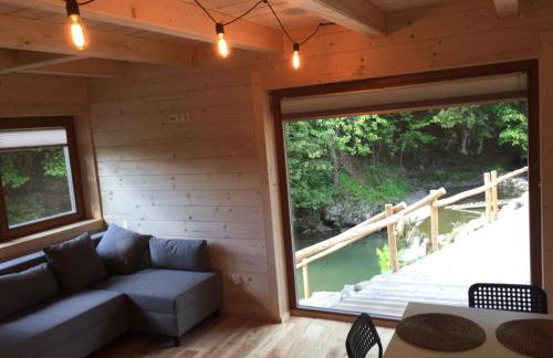 Chatka z sauną nad rzeką - Foto 8