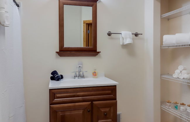 Boardman Monarch Upscale River Lodge HOT Tub! - Foto 69