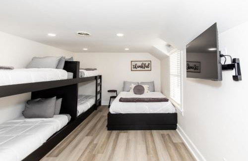 New Group Space - Sleeps 20! Near Sports Center - Photo 77