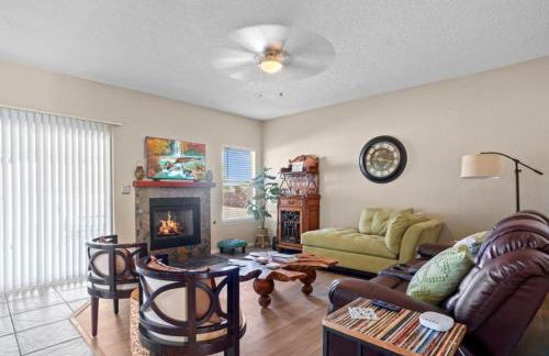 Sunset Escape & Basketball Court - Foto 1