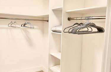 Modern 2 Bed Furnished Apartment in Quincy - Foto 21