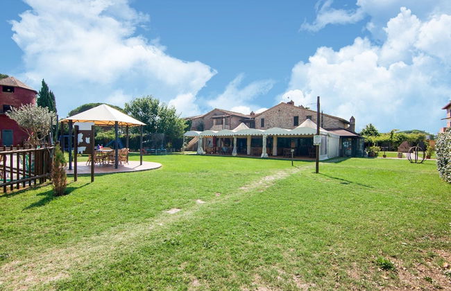 Farmhouse by Lake Trasimeno With Pool - Photo 61