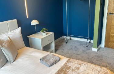 Modern Central Manchester Condo Next To AO Arena - Parking - Local Attractions - Foto 17