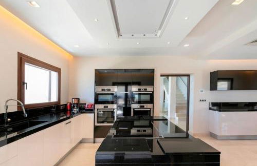 Villa Irene, Large First Line Villa wíth amazing sea- and coast views and large private swimming pool! - Photo 31