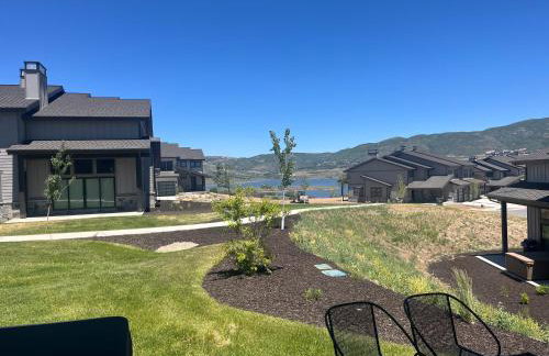 4 bd Ski Villa with Hot Tub and Bunk Room by lake! - Foto 20