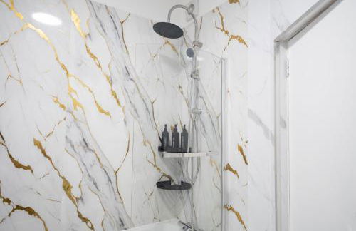 3BR Home Gem - sleeps 9 - Netflix - Near O2 & Greenwich Park - Foto 73