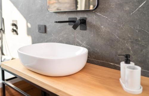 DN ART ROYALE - APT D first floor with lake view terrace and hot tub - APT N ground floor with internal whirpool - Foto 59