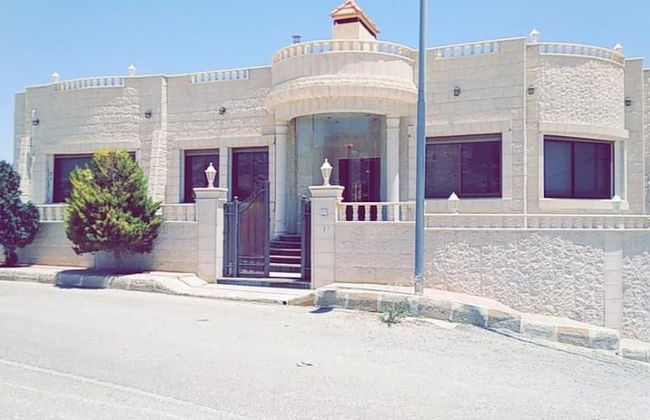 Petra Villa - Photo 1