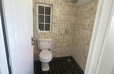 April Cottage - Photo 28