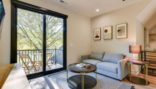 Tranquil Lakefront Carriage House with Dock - Foto 3