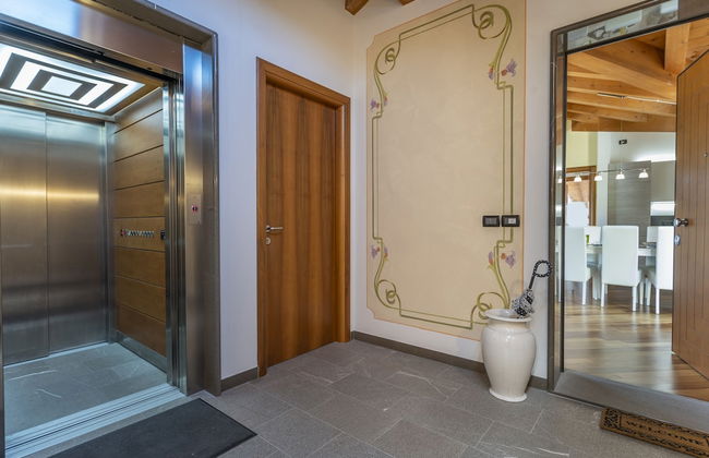 New Deal - APT with Terrace & Jacuzzi - Foto 22