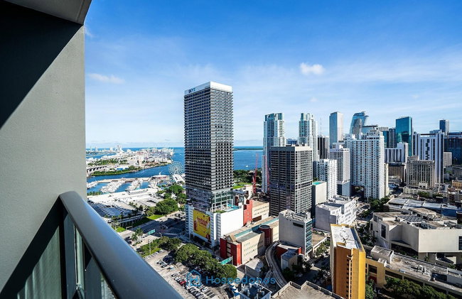 Apartment in New Luxury Condo in Downtown - Photo 81