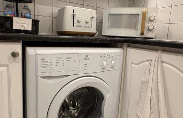 Misk Homes #3 Near Heathrow Airport, shops & Brunel University - Free Parking - Foto 20