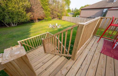 New Baileys Harbor Home, 1 block DT with Huge Yard - Foto 23