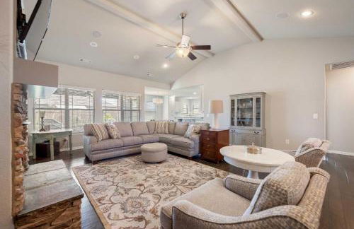 Near Hiking and Biking Convenient Home in Rogers! - Foto 4