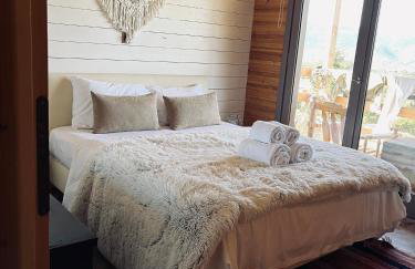 The Farmhouse - Photo 2