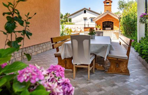 Apartments Foric Rab with Heated Pool, Sauna & Gym - Photo 41