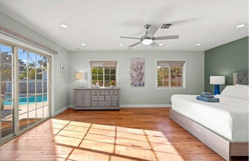 Luxury Estate with Sparkling Pool & Elegant Amenities - Foto 100