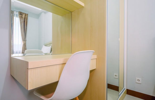 Elegant and Comfort 2BR at Royal Heights Apartment - Foto 6