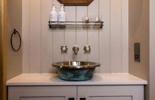 Luxury Wood panelled West End GF Flat - Foto 11