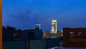 Modern Townhome Near Downtown walk to CWS! - Foto 3