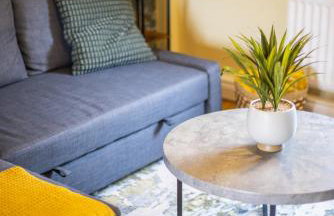 Smithy Bank Cottage - with free parking! - Photo 38