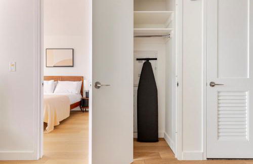 Blueground Long Island City washer nr Gantry Plaza NYC-2022 - Foto 12