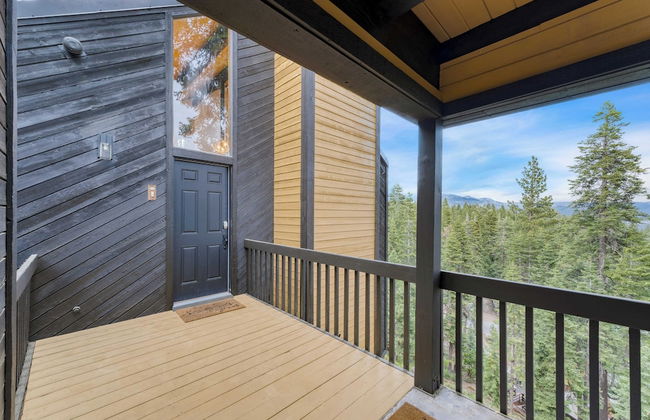 Lake View, Firepit, Game Room Remodeled Lake Tahoe Luxury Cabin by Avantstay - Foto 39