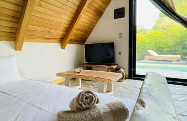 Unique wooden villa with pool - Foto 10