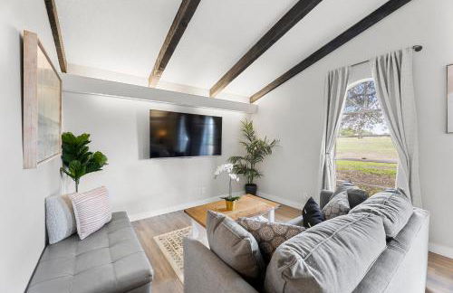 Farm Retreat with Jacuzzi, Fire Pit, Mini Goats, Mini Ponies and Mini Cows - Foto 21