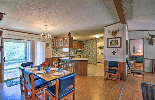 Spacious Utopia Family Home w/ Hill Country Views - Foto 3