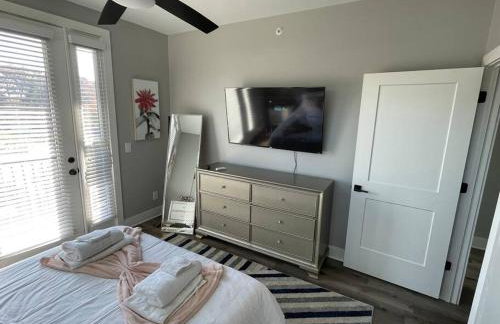 Pet friendly Wi-Fi luxury gated community downtown Greenville - Photo 21