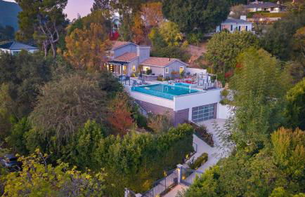 LA Hillside Retreat w Pool Views Fire Pit Outdoor Lounging Casa Bellagio by AvantStay - Foto 63