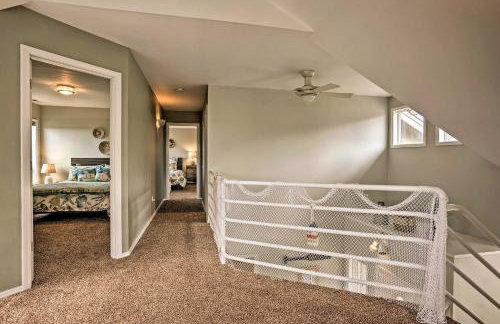 Chic Coos Bay Home with Pacific Ocean Views! - Foto 17