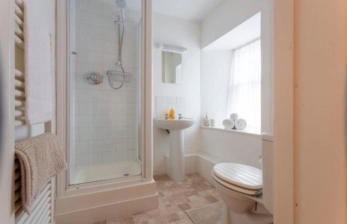 Cosy 4-Bed Cottage in Kirk Yetholm by MCPI Hosting, Perfect for Families & Holidaymakers - Foto 7