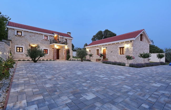 Villa in Prkos With Private Pool and Sea Nearby - Foto 13