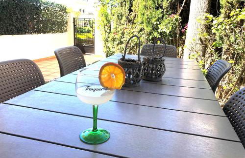 STYLISH TOWNHOUSE IN BEACHFRONT COMPLEX - Photo 6