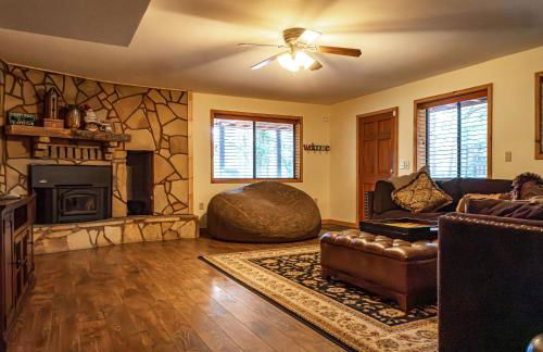 The Lodge Large Cabin, 17 Acres, Playground, Forest Access - Foto 43