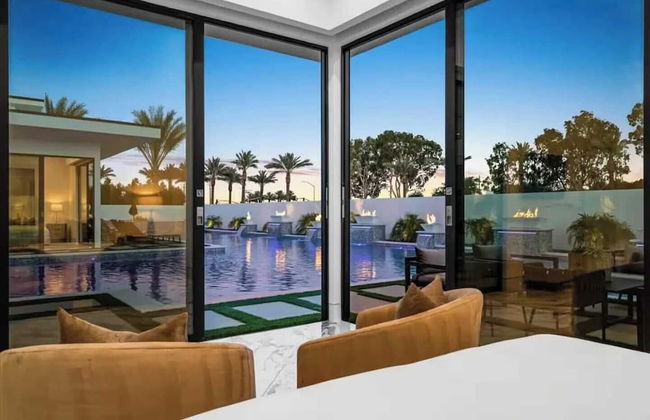 Sleeps 20 7-bedroom Villa w/ Pool, Putting Green & Hot Tub Bravo Villa #11 by Avantstay - Foto 34