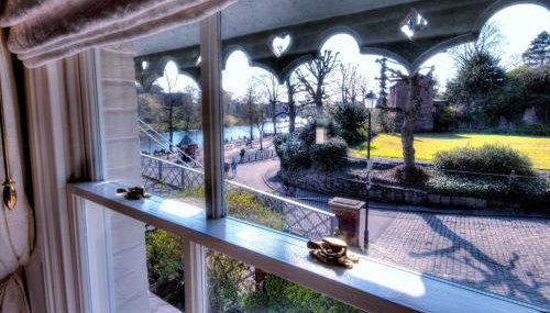 Beautiful period cottage, exceptional riverside location in the heart of Chester - Foto 5, Garden view