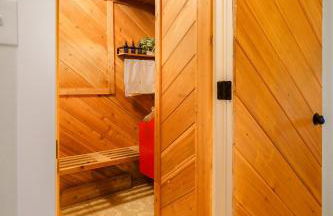 Beautiful 3 story villa with room for 17 people - outdoor POOL and indoor SAUNA - Foto 33