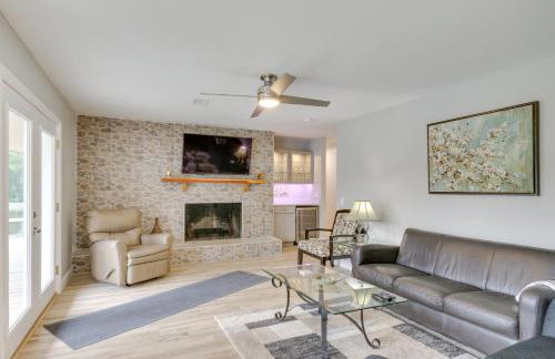 Waterfront Lakehouse w/ Private Dock & Fire Pit! - Foto 3