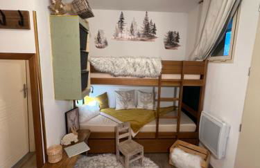 Plein Centre, sublime et confortable, 6 personnes, 2 chambres, Plein Centre, luxueux 6 personnes, 2 chambres , terrasse, vue époustouflante, Tout pédestre, piste à 100m, parking couvert - Photo 2