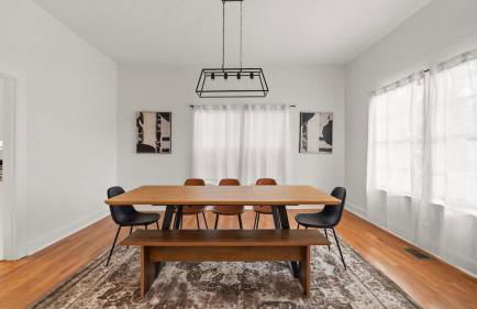 Modern Moroccan Villa w/ Firepit, BBQ + Game Room! - Foto 25