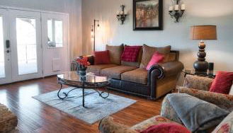 Home On the Green - Photo 3