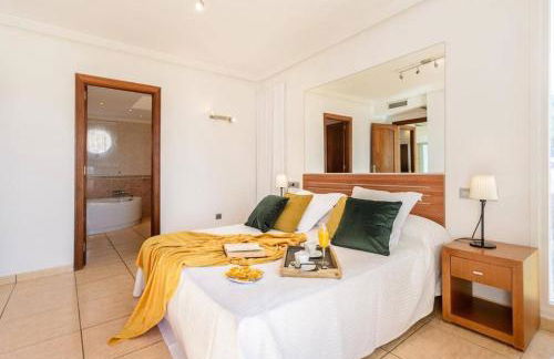 Villa by Ibiza with Pool, Sea Views BBQ - Foto 3