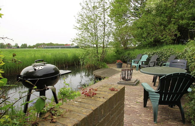 Holiday Home in Friesland Near Lake Nederhorst - Photo 5