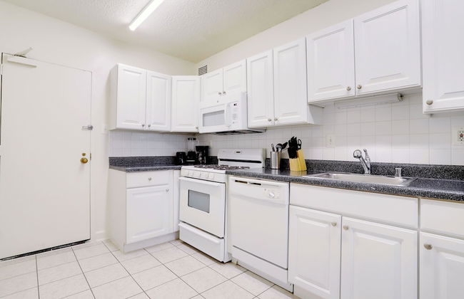 Fantastic 2BR Condo with Gym - Photo 19