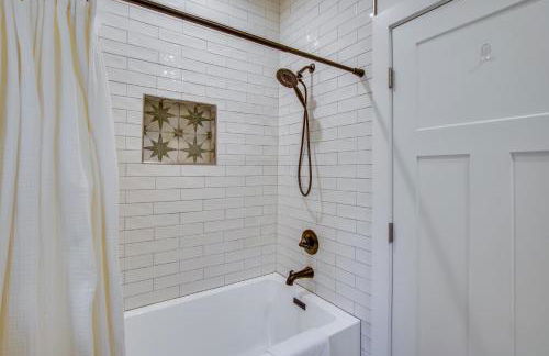 Private Yard and Fire Pit! Modern Kirkland Abode - Foto 20